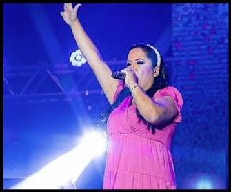 Cassiane, uma das mais respeitadas cantoras da música gospel brasileira, tem sua carreira marcada por sucessos e reconhecimento. Com o lançamento do álbum 