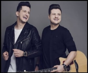 André e Felipe, renomada dupla sertaneja gospel, estão prontos para encantar o público com sua música envolvente e mensagem de fé. Com uma carreira repleta de sucessos e prêmios, eles conquistaram o coração de milhares de fãs em todo o Brasil. Agora, você tem a chance de vivenciar toda a emoção de um show ao vivo, onde cada nota musical ressoa com poder e significado. Prepare-se para uma experiência única, repleta de energia positiva e inspiração!