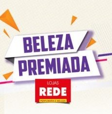 Imagem promocional da campanha “Beleza que Conquista” e “Beleza Premiada” da Lojas REDE, destacando dois carros Renault Kwid 0km como prêmios e produtos das marcas Salon Line, Haskell e Oh My que participam da promoção.