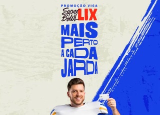 Imagem promocional da Visa para a promoção “Super Bowl LIX, Mais Perto a Cada Jarda”, destacando prêmios em dinheiro e experiências VIP para assistir ao evento ao vivo em Nova Orleans.