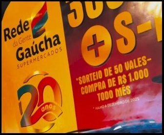 Banner da promoção de 20 anos da Rede Gaúcha Supermercados, com destaque para o sorteio de uma Chevrolet S-10 e 300 vales-compra de R$1.000,00. Inclui datas, chamada para participar e logotipo da rede.