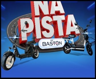 Scooter elétrica preta com detalhes modernos sobre fundo azul, representando a promoção Baston 2025 Na Pista no Max Atacadista.
