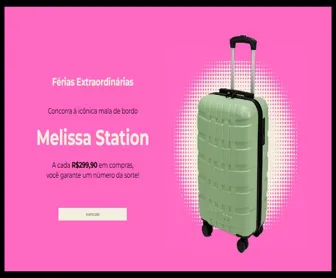 Promoção Férias Extraordinárias Melissa Station com mala de bordo exclusiva em destaque