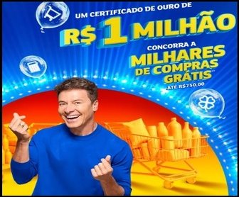Cliente feliz empurrando carrinho cheio de compras dentro de loja Assaí com destaque para banner da promoção de aniversário 51 anos mostrando prêmio de R$1 milhão e compras grátis na hora.