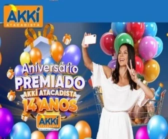 Banner promocional do aniversário de 14 anos do Akki Atacadista, destacando o sorteio de vales-compra no valor de R$ 500,00 cada, com instruções de participação pela compra nas lojas e publicação no Instagram.