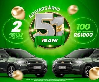 Imagem promocional do Aniversário Irani 51 Anos, destacando os prêmios principais: 2 Chevrolet Tracker Turbo e 100 vales-compras de R$1.000,00. A imagem exibe um carro Chevrolet Tracker e cestas de compras, além de banners promocionais chamativos que incentivam a participação na campanha.