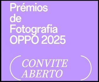 Pessoa segurando um smartphone tirando foto ao pôr do sol, representando a participação no Prêmio OPPO Lumo de Fotografia 2025.