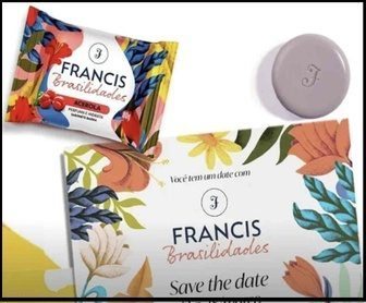 Imagem da promoção Francis Brasilidades, com consumidores participando da Cabine de Prêmios e retirando amostras grátis da linha de sabonetes. A promoção oferece prêmios instantâneos e amostras para quem compra produtos da linha Francis, em diversas cidades do Brasil.