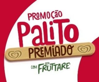 Imagem promocional da campanha Palito Premiado Kibon 2025, destacando o picolé Fruttare e o texto ‘Compre, Saboreie e Ganhe Outro Grátis’ com um fundo tropical de praia ensolarada.